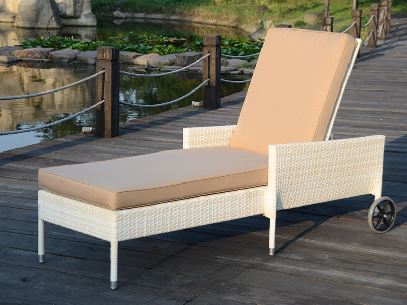Lounge Rattan lasmuigh le dhá roth, fite fite ó lámh, cathaoir rattan taobh na linne YQ-RB-426